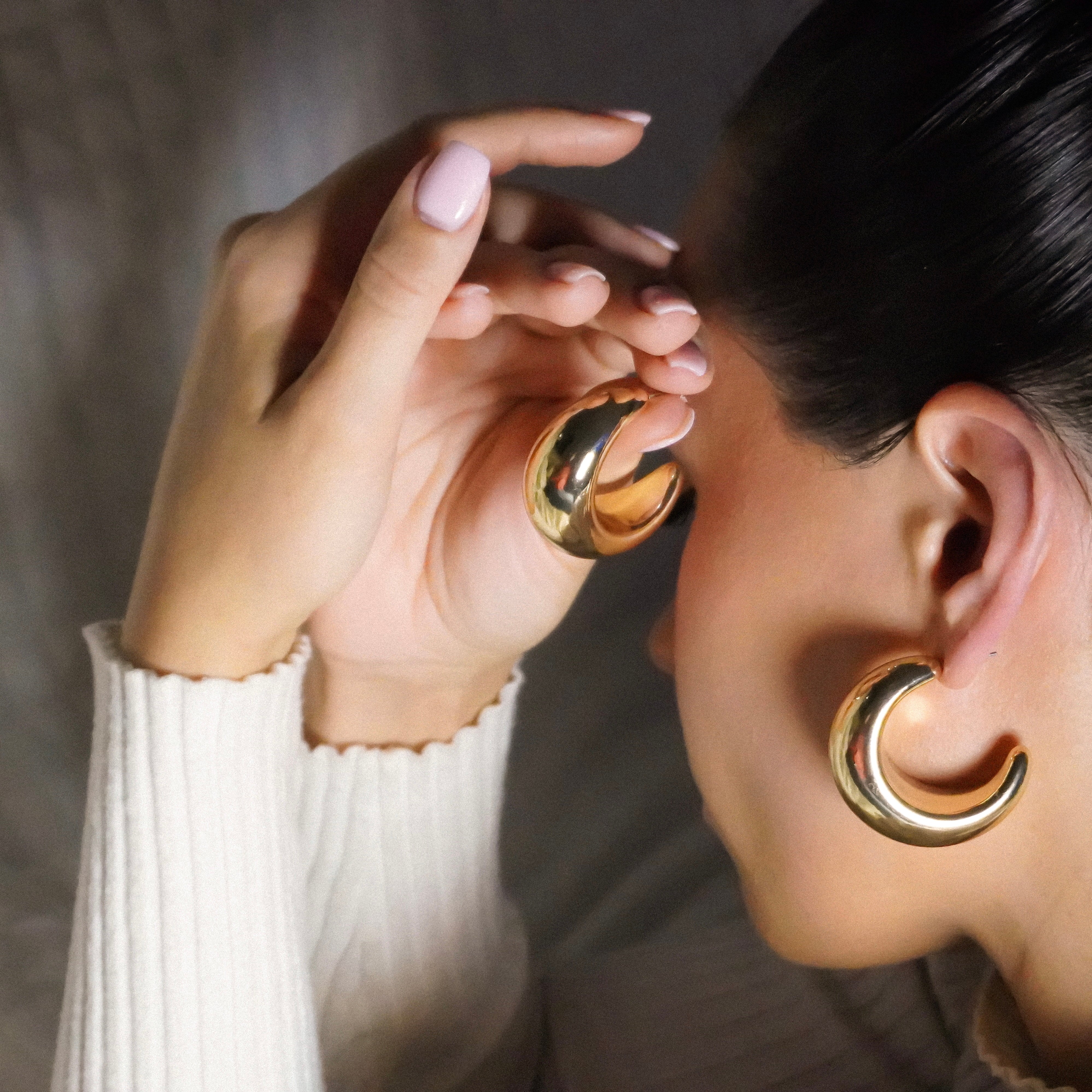 Lila Medium Gold Earrings