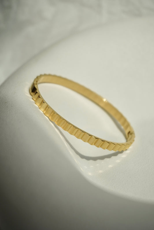 Cleo Gold Bangle