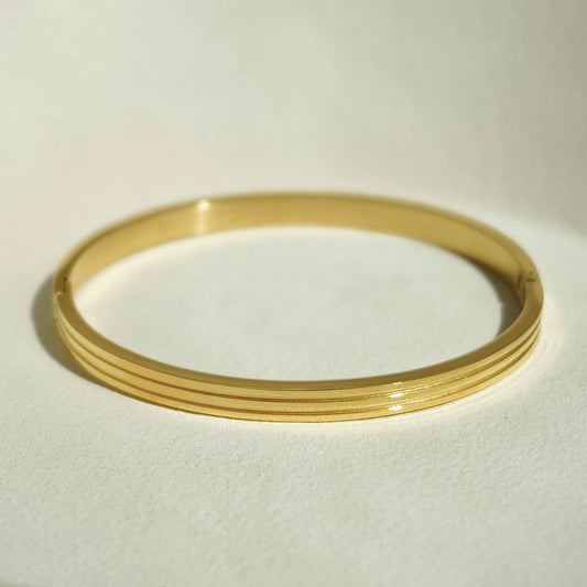 Bony Gold Bangle