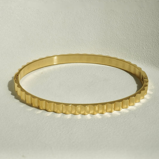 Cleo Gold Bangle